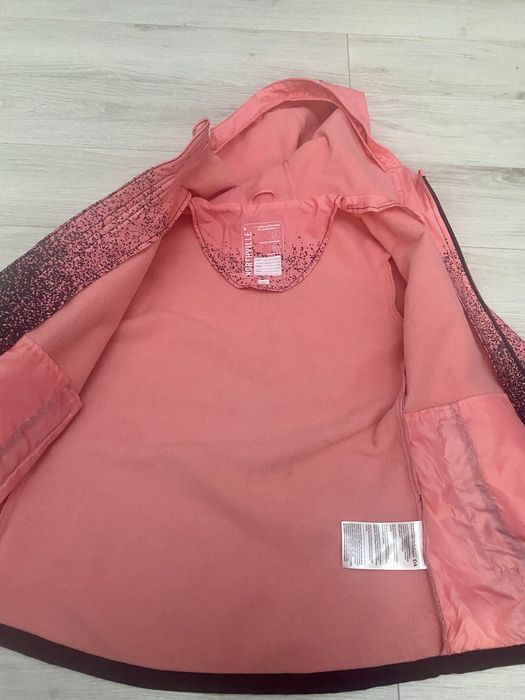 Geaca impermeabila si antivant marimea 152