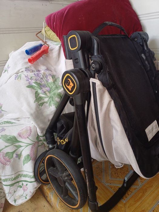 Коляска прогулочная