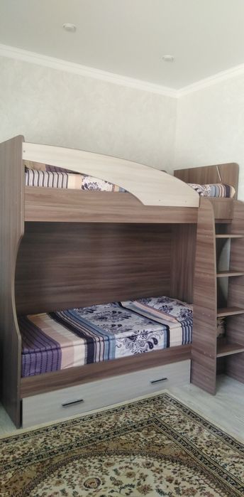 Кровать двухьярусная