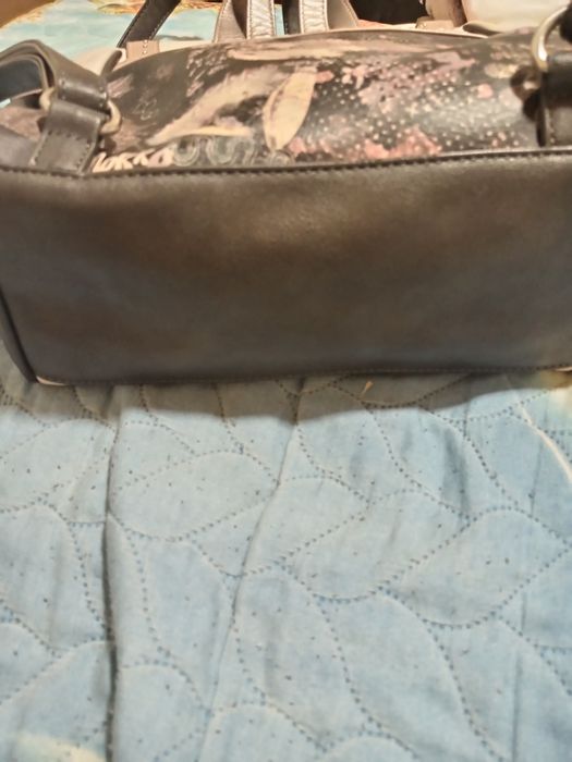 Продавам дамска раница