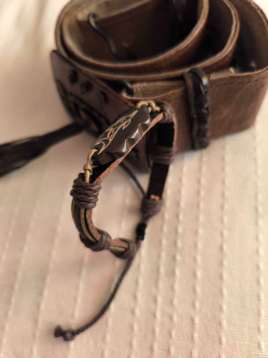 Колан кожен дамски и кожена гривна