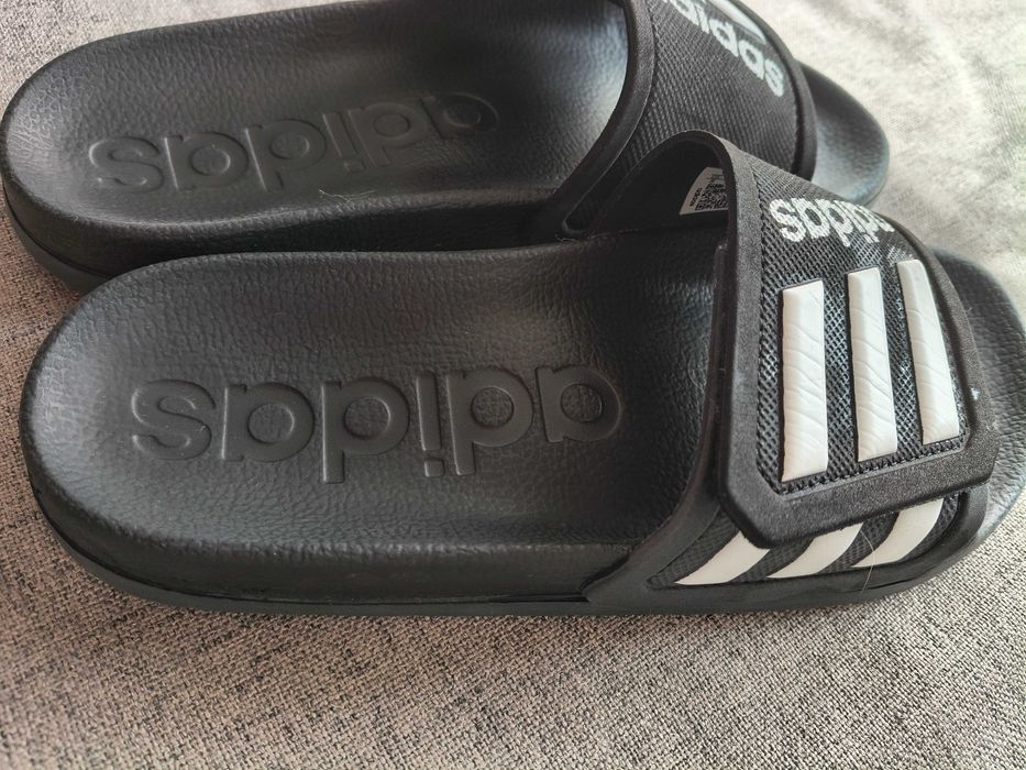 Продавам джапанки/чехли Adidas