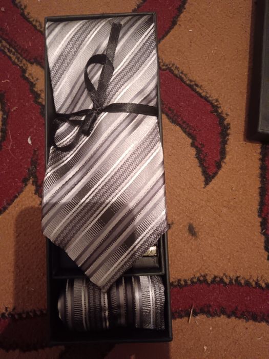 Галстуки фирменный