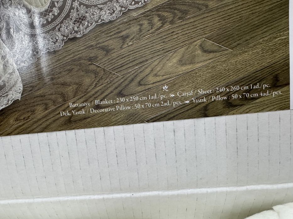 Новое постельное белье для кровати