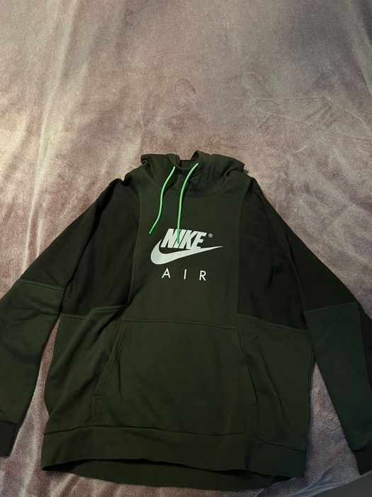 Hanorac Nike, nou fara eticheta