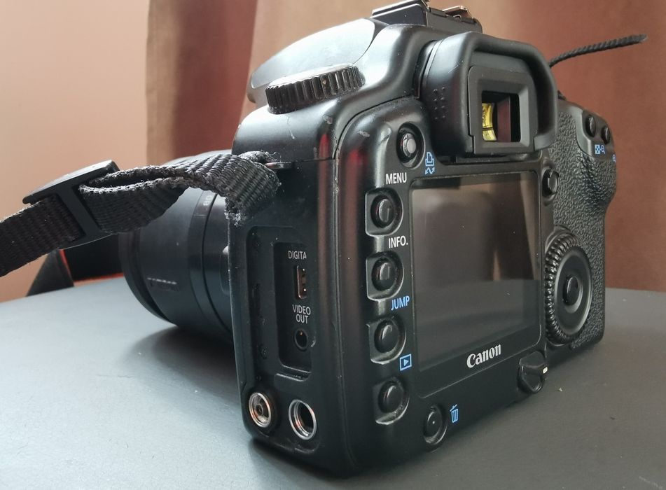 Японски фотоапарат Canon EOS 30D + японски обектив