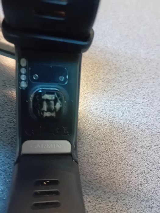 Ceas Garmin vivoactiv hr pentru piese. Pret 100 lei