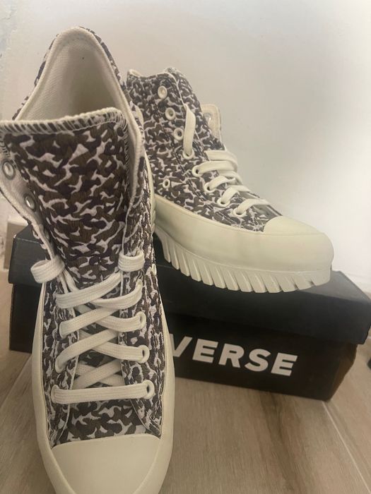 Чисто нови Кецове Converse