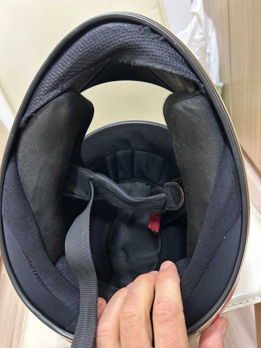 Продавам мото каска UVEX