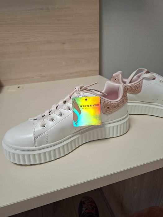Дамски нови маратонки Skechers