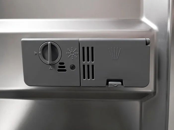 Продается Посудомоечная машина Midea MDWB-4516BB