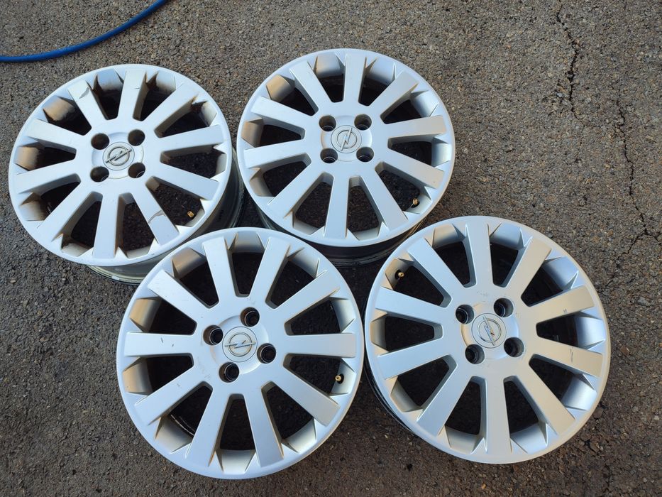 16" оригинални алуминиеви джанти за Opel Corsa...