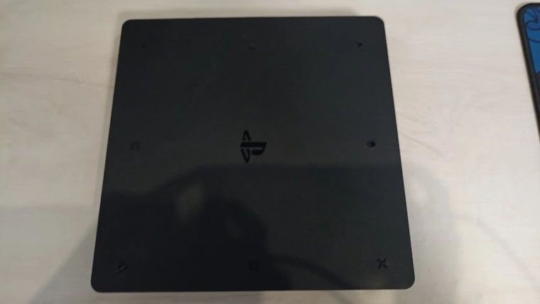 Sony Playstation 4.  2джостик 6 диск