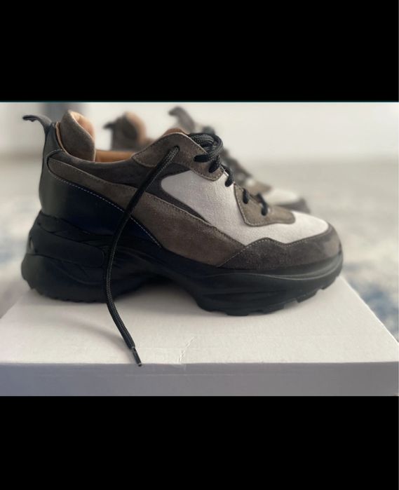 Adidasi Essenza din piele