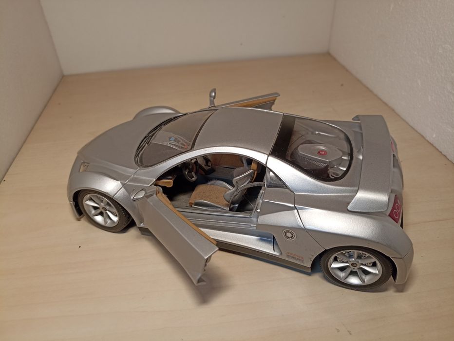 Bburago prima giugiaro design 2002