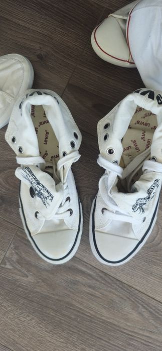 Converse, Oysho, Tommy, Levi's  38 и 39