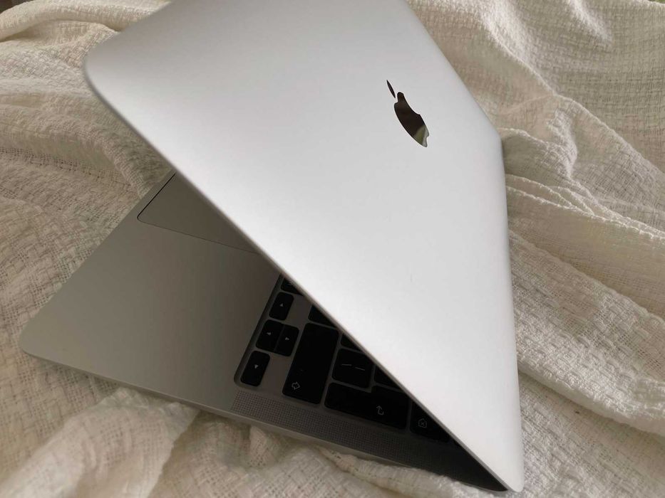 13-inch MacBook Air with Apple M1 chip гр. Пловдив Център • OLX.bg