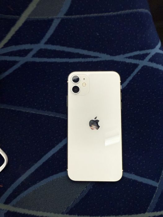 Iphone 11 продам в идеалном состояние