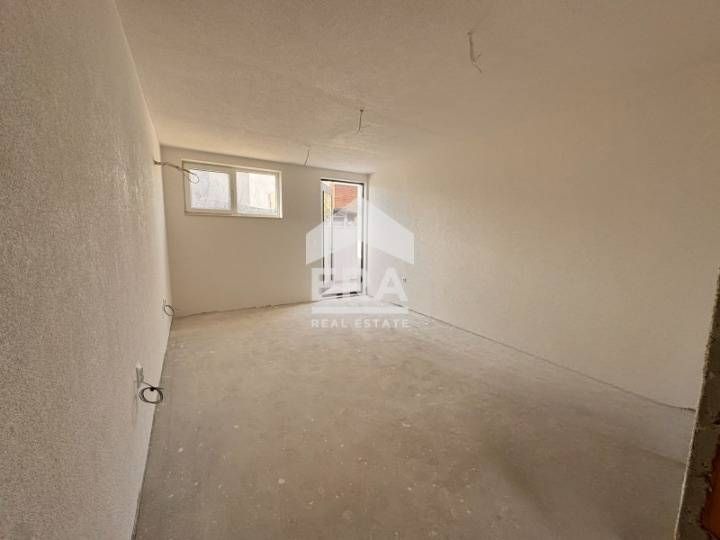 Офис в новопостроена кооперация с Акт 16, в кв. "Изгрев", за продажба,