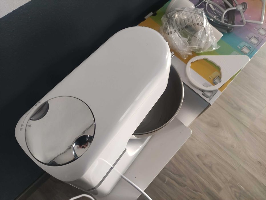 Robot de bucatarie Sencor STM 6353OR, 1000 W, 8 viteze  NOU