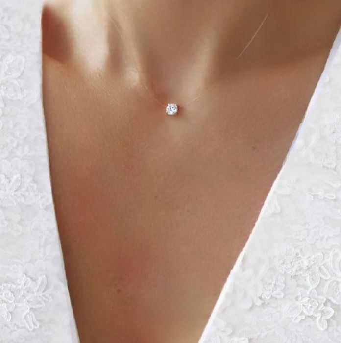 Колиета с Цирконий върху корда