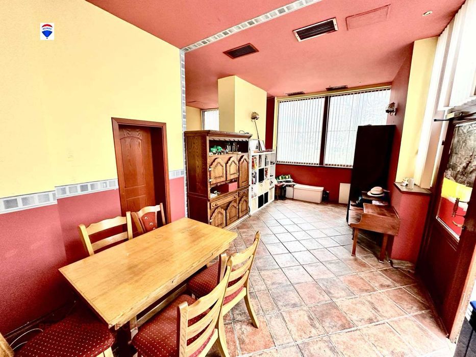 Дава се под наем Магазин в Русе, Алеи Възраждане - 62 кв.м за 306 € - Снимка #1