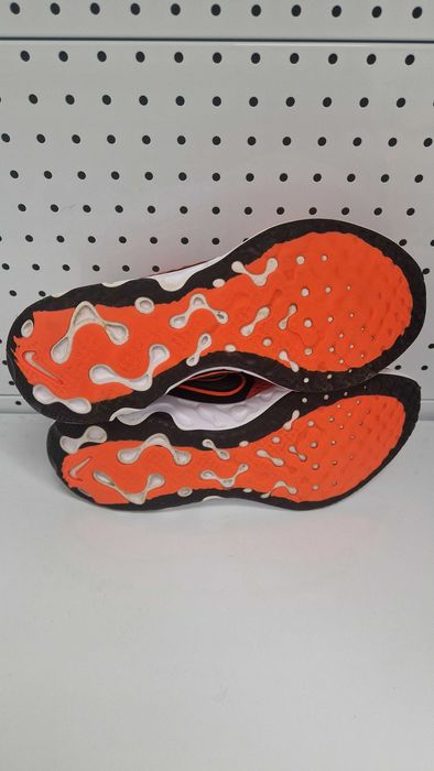 Оригинални мъжки маратонки- Nike ReneW