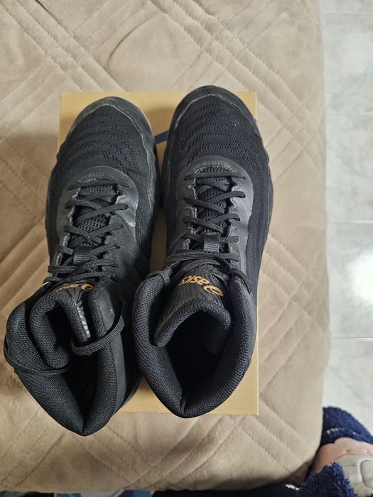 Asics борчески обувки