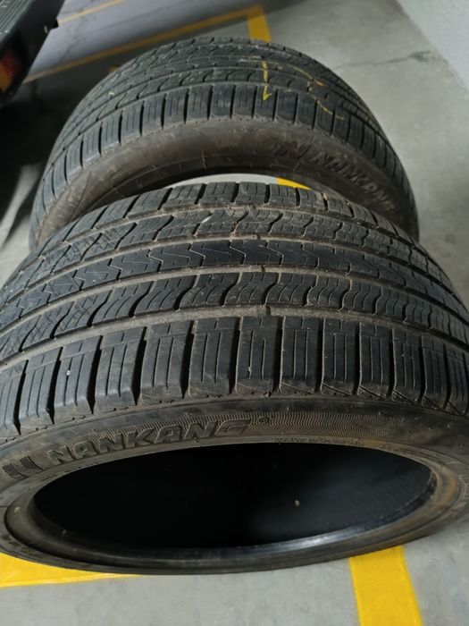 Продам резину 295 40 R21