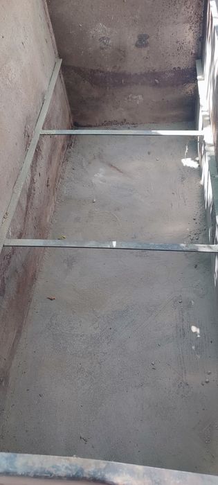 Металлический контейнер для хранения корма