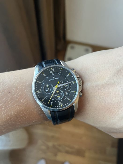 Продам часы Jacques Lemans