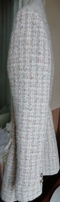 Зимний жакет из ткани букле-шанель.