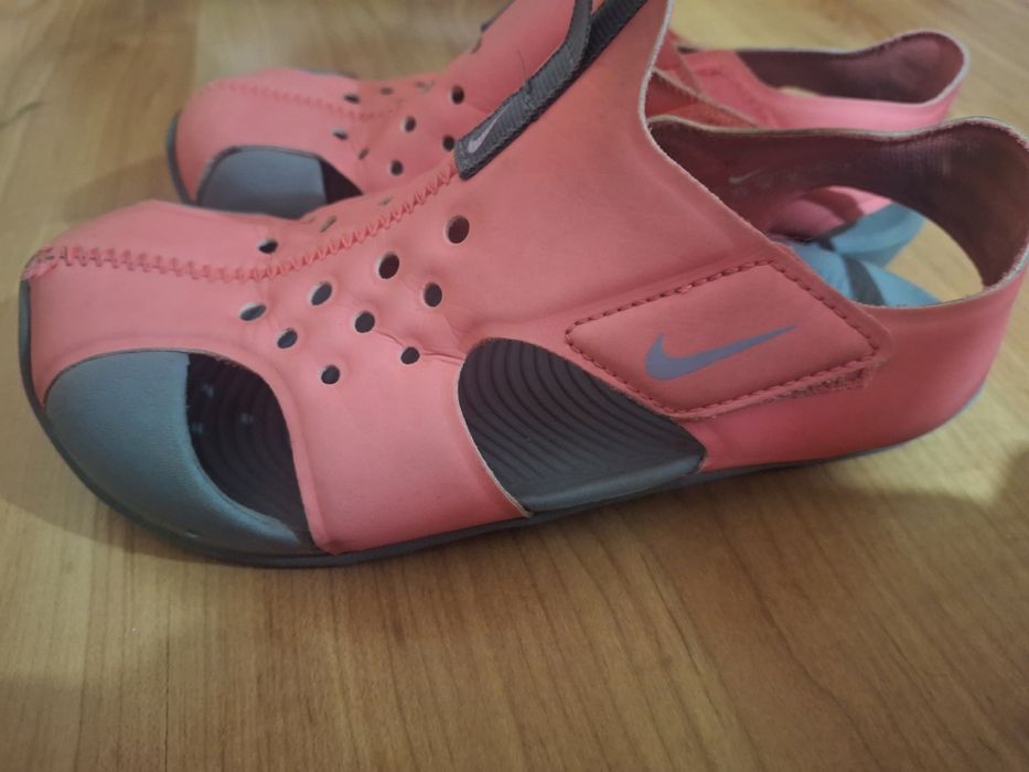 Сандали Nike номер 33