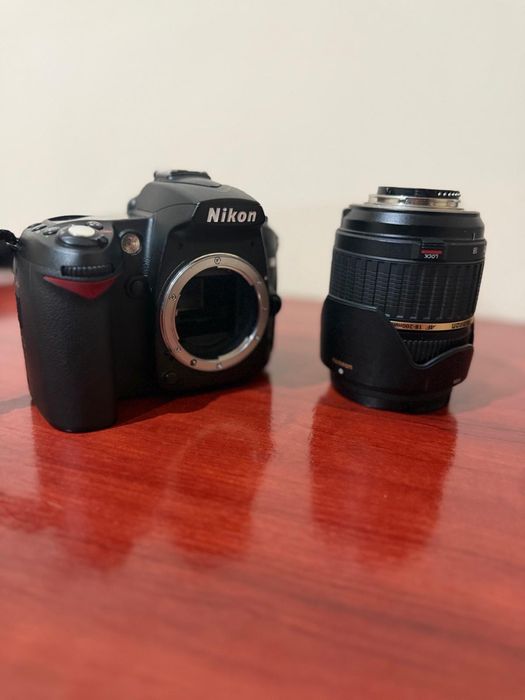 Nikon d90 cu obiectiv tamron 18-200 f4,5/6,3