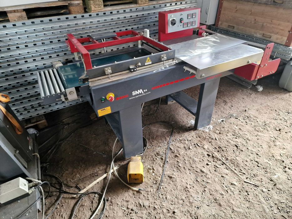 Mașină  de ambalat in folie termocontractibila