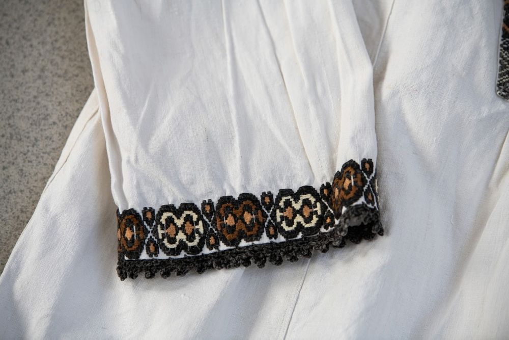 Cămașă populară/costum traditional/ie/cusut manual/folclor