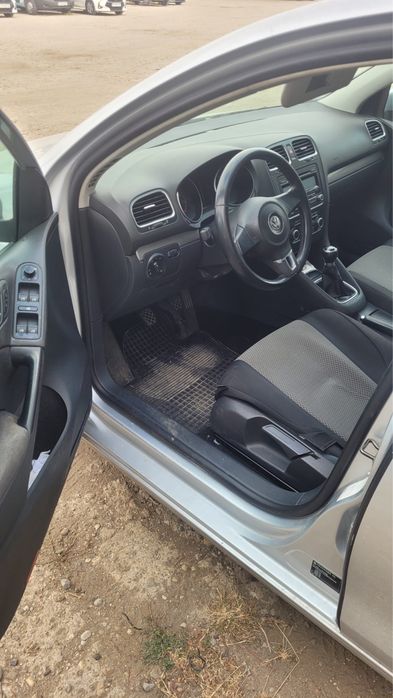 VOLKSWAGEN Golf 2011 — imagine 4