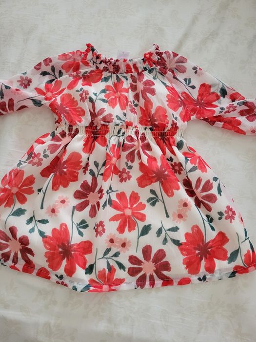 Продаётся  детское нарядное платье carter's оригинал