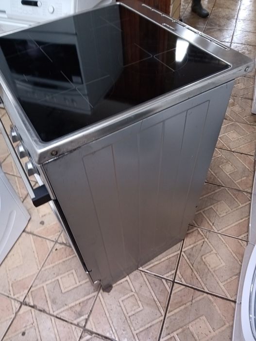 Иноксова свободно стояща печка с керамичен плот Gorenje 2 год.Гаранция