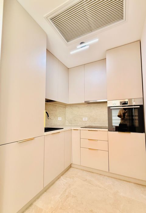 Închiriez apart 2 camere • 51 mp  One Lake Club • Direct proprietar