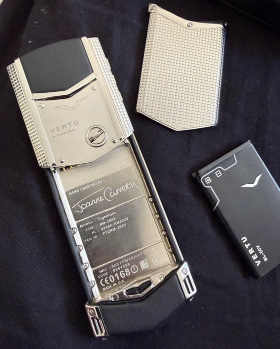Vertu Signature V