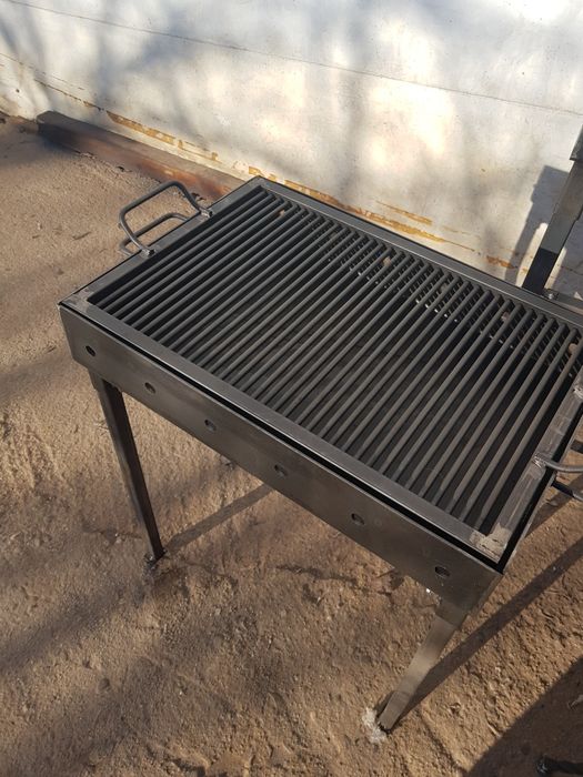 Gratar gradina picnic 60x40x10x3 cu bare rotative