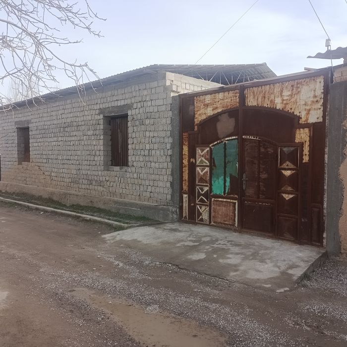 Uy sotiladi chirchikda boshiga 50% berib qoganini 1 yilga bulib tulash