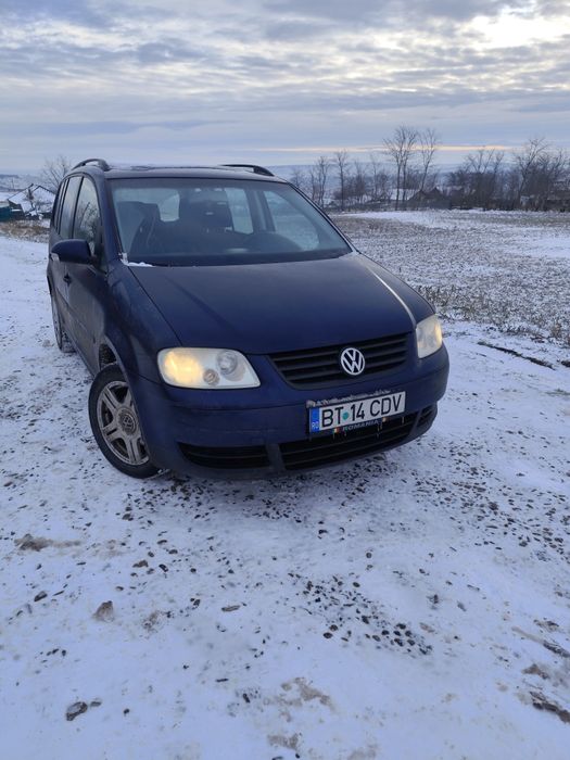 Vând Volkswagen Touran