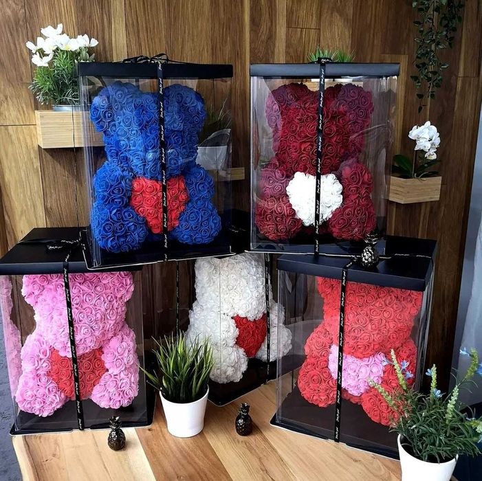 Луксозно Мече от Рози Rose Bear в Подаръчна опаковка