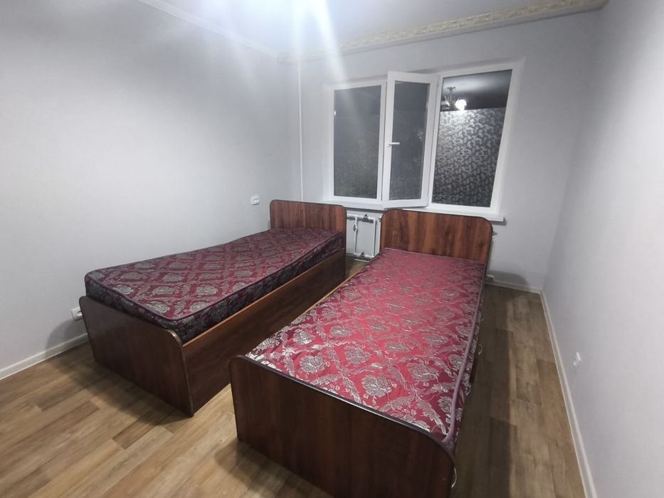 Кровати полутороспальные