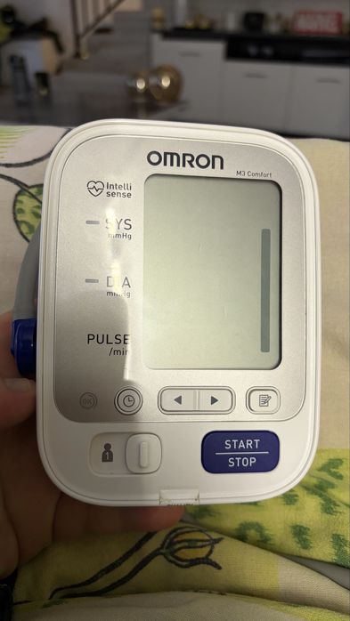 Tensiometru OMRON M3 Confort