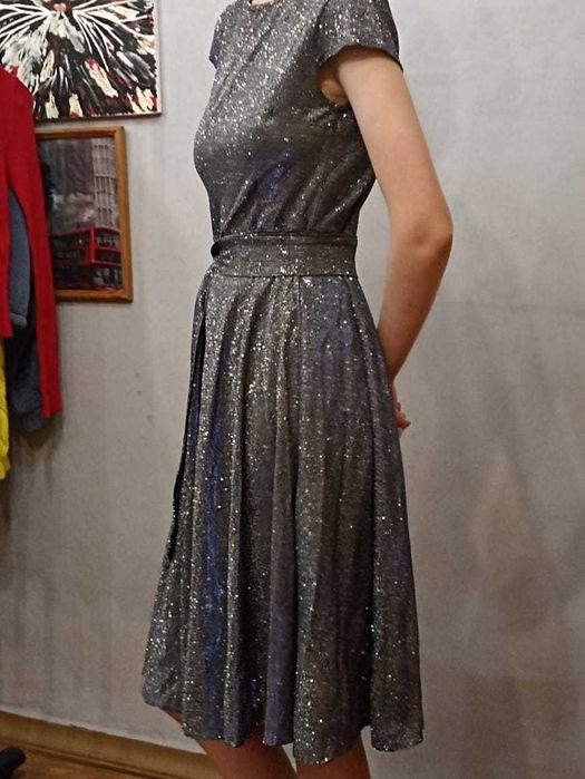 Платье нарядное для девушки