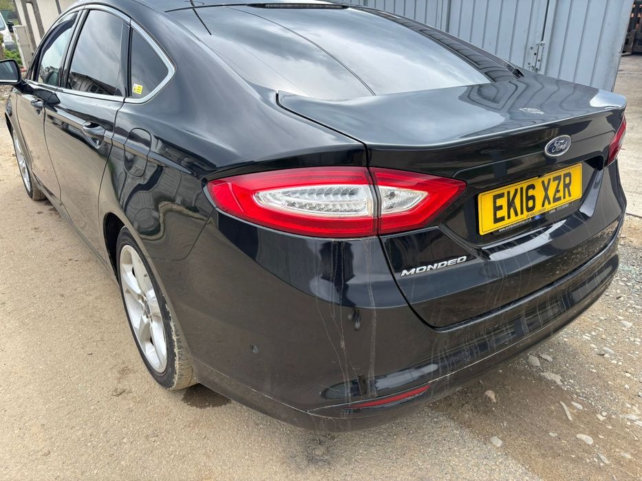 Vând haion ford mondeo mk5 sedan 20 hibrid