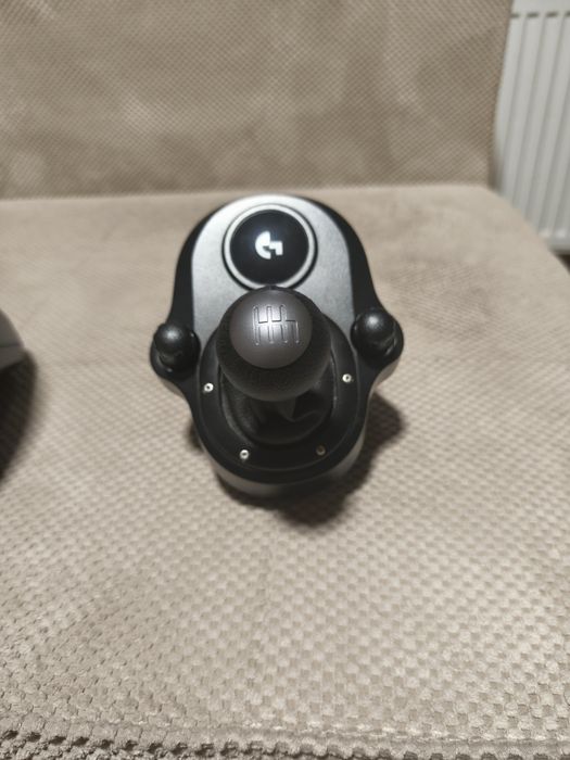 Волан и педали+скоростен лост Logitech g29